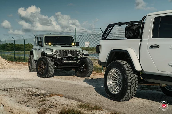Фото дисков Vossen LCX-03 Сатиновая бронза на Jeep Wrangler IV (JL)