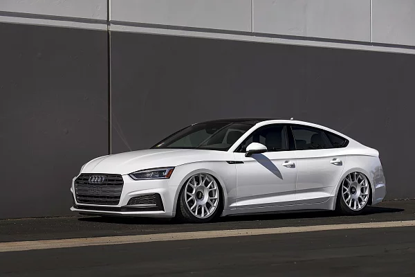 Фото дисков Rotiform TUF-R Серебро на Audi A/S/RS 5 (F5)