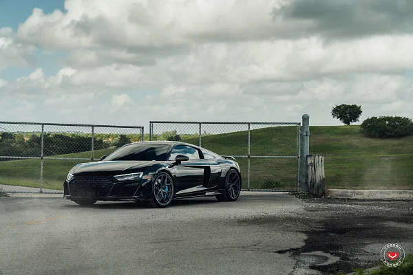 Фото дисков Vossen S21-01 Сатиновый темный лак на Audi R8 (4S)