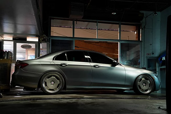 Фото дисков HRE 544 Сатиновый графит на Mercedes-Benz E-Class (W213, S213, C238)