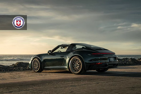 Фото дисков HRE 300 GTS Сатиновая шампань на Porsche 911 VIII