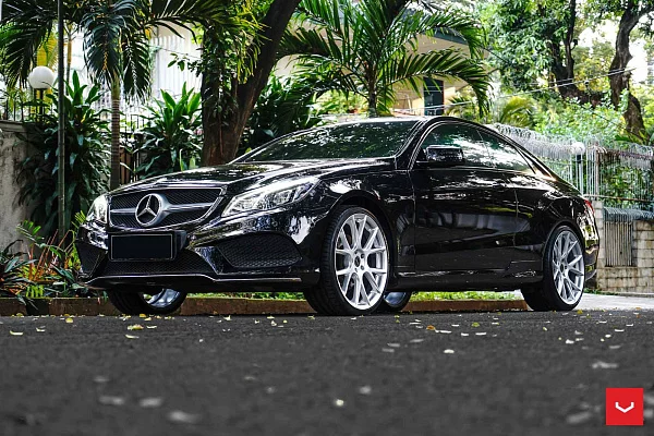 Фото дисков Vossen VFS-6 Серебро на Mercedes-Benz E-Class (W212, S212, C207)