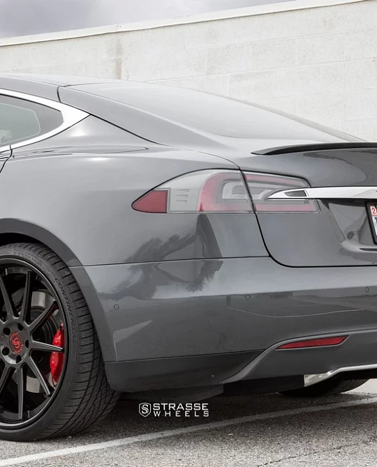 Фото дисков R10 Deep Concave Другой цвет на Tesla Model S