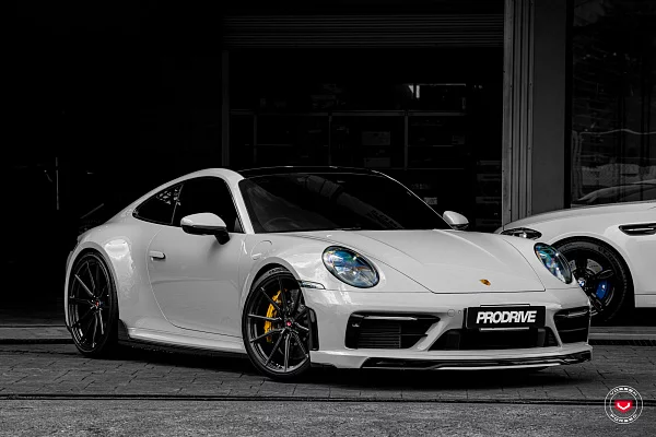 Фото дисков Vossen M-X2 Черный глянец на Porsche 911 VIII