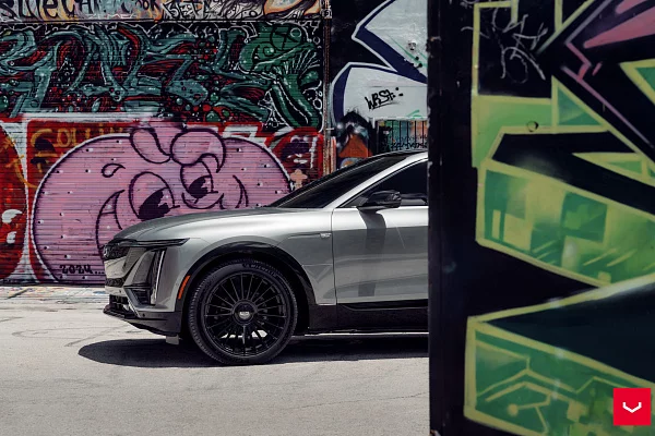 Фото дисков Vossen HF-8 Черный глянец на Cadillac Lyriq