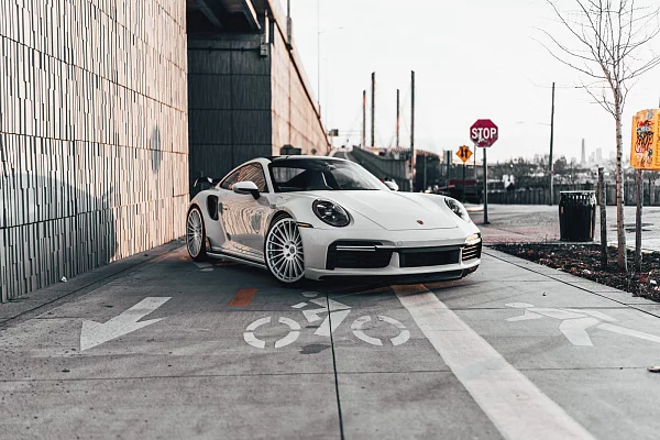 Фото дисков HRE 309M Белый глянец на Porsche 911 VIII
