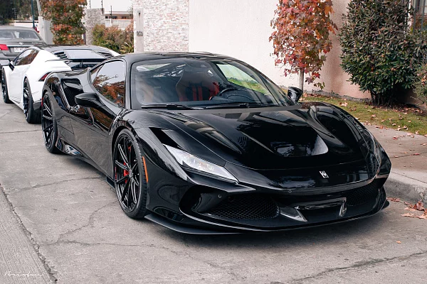 Фото дисков Brixton Forged R11-R Черный глянец на Ferrari F8
