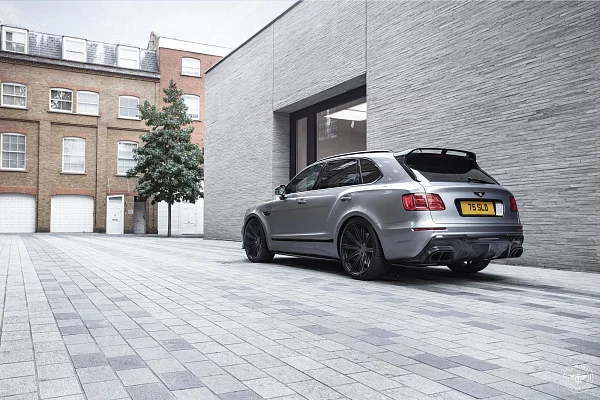 Фото дисков Vossen UV-2 Черный сатин на Bentley Bentayga
