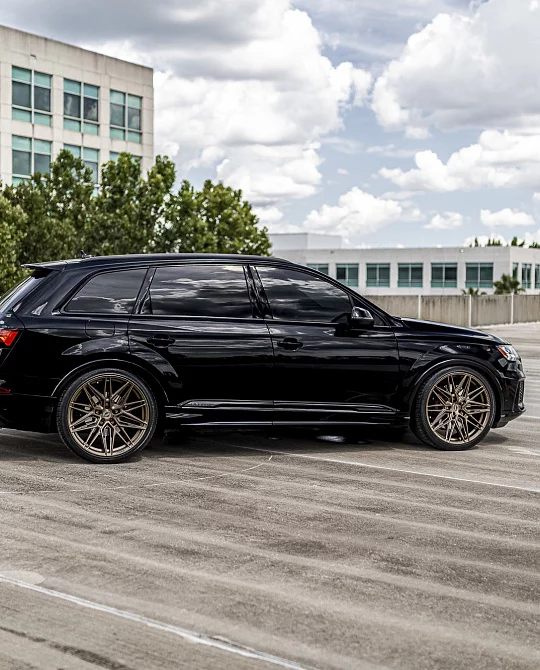 Фото дисков HF-7 Глянцевая бронза на Audi Q7 (4M)