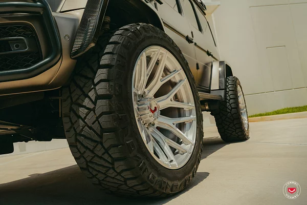 Фото дисков Vossen VFX-04 Глянцевый лак на Mercedes-Benz G-Class III