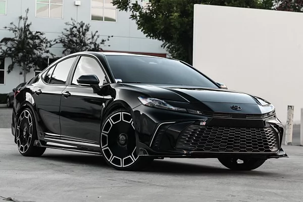 Фото дисков Giovanna Dicotto Алмазная проточка на Toyota Camry IX (XV80)