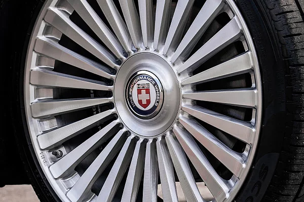 Фото дисков HRE L103M Глянцевый лак на Range Rover III