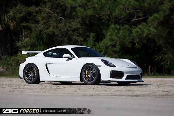 Porsche Cayman GT4