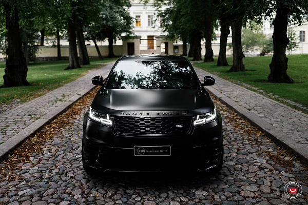 Фото дисков Vossen S21-01 Черный глянец на Land Rover Range Rover Velar