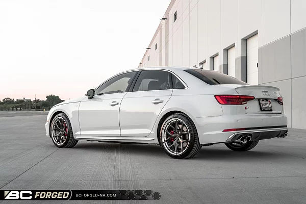 Audi S4 (B9)