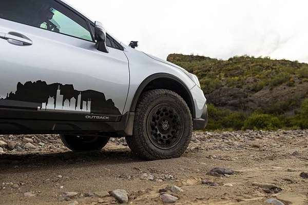 Фото дисков Black Rhino FUJI Черный сатин на Subaru Outback BT