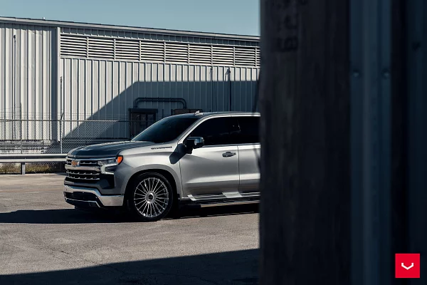 Фото дисков Vossen HF-8 Глянцевый лак на Chevrolet Silverado IV