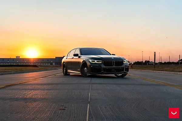 Фото дисков Vossen HF-8 Черный глянец на BMW 7 (G70)
