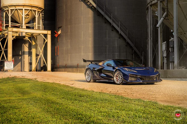 Фото дисков Vossen GEN-03 Глянцевый лак на Chevrolet Corvette C8