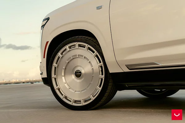Фото дисков Vossen HF-9 Глянцевый лак на Cadillac Escalade V