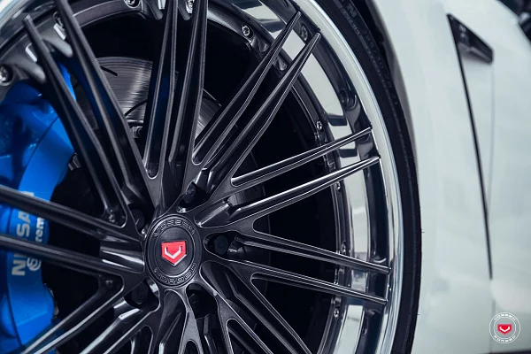Фото дисков Vossen VPS-5 (3-Piece) Глянцевый темный лак на Nissan GT-R