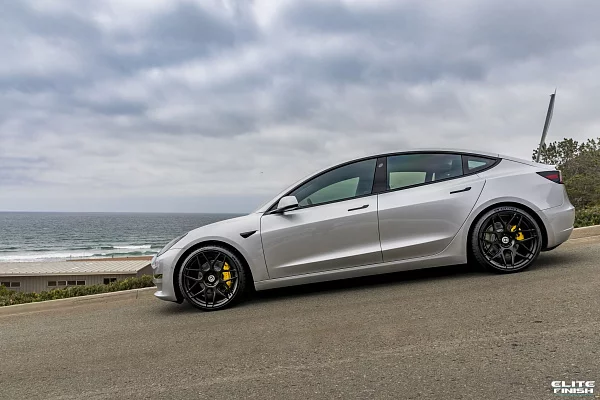 Фото дисков HRE FF01 Черный сатин на Tesla Model 3