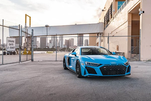 Фото дисков HRE 540C Черный глянец на Audi R8 (4S)