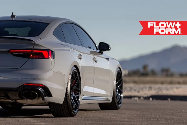 Фото дисков HRE FF01 Черный глянец на Audi A/S/RS 5 (F5)