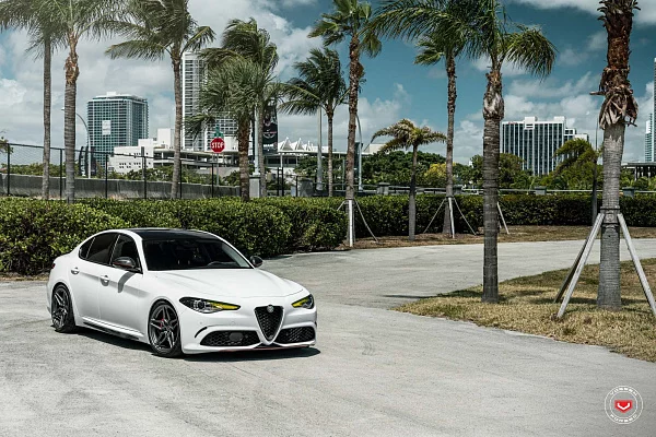 Фото дисков Vossen M-X1 Глянцевый графит на Alfa Romeo Giulia II (952)
