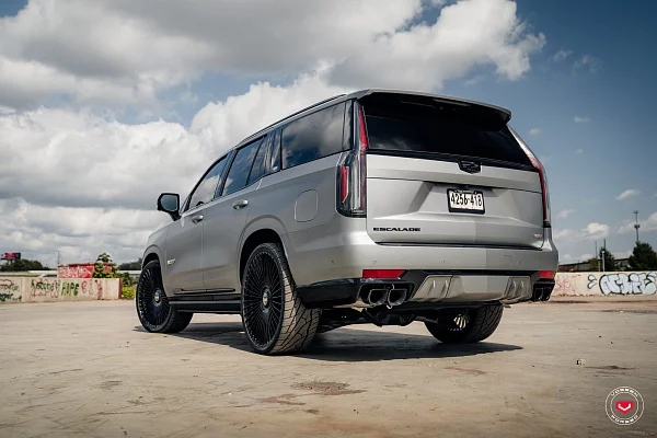 Фото дисков Vossen S17-16 Черный глянец на Cadillac Escalade V