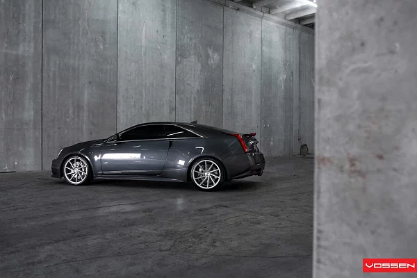 Фото дисков Vossen CVT Серебро на Cadillac CTS II