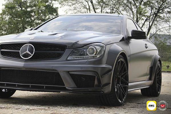 Фото дисков Vossen EVO-5 Черный глянец на Mercedes-Benz C-Class (W204)