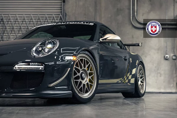 Фото дисков HRE 300 GT Глянцевая шампань на Porsche 911 VI