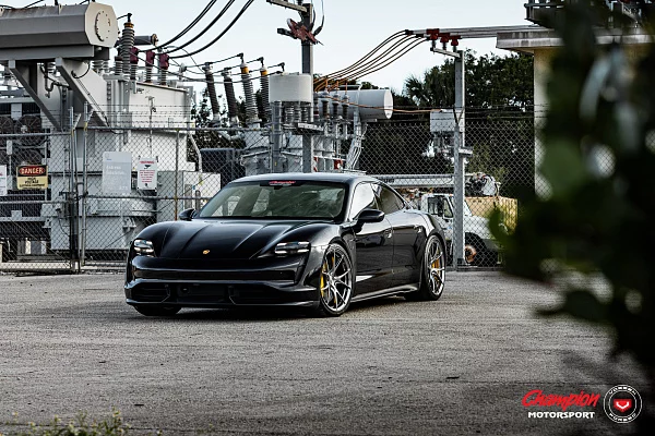 Фото дисков Vossen RS74 Глянцевый тонированный лак на Porsche Taycan I