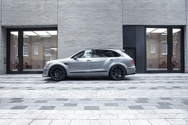 Фото дисков Vossen UV-2 Черный сатин на Bentley Bentayga