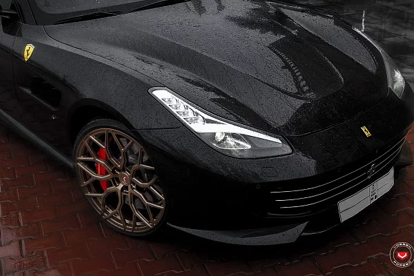 Фото дисков Vossen S17-01 Сатиновая бронза на Ferrari GTC4Lusso