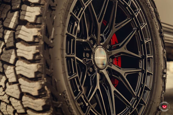 Фото дисков Vossen LC3-01 Черный глянец на Mercedes-Benz G-Class III