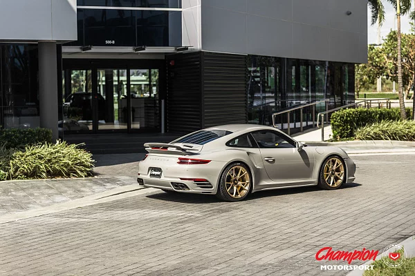 Фото дисков Vossen RS74 Глянцевое золото на Porsche 911 VII