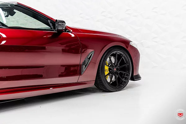 Фото дисков Vossen M-X2 Черный глянец на BMW 8/M8