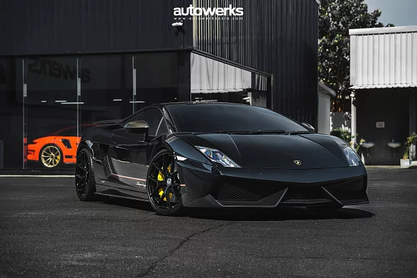 Фото дисков HRE P101 Черный глянец на Lamborghini Gallardo