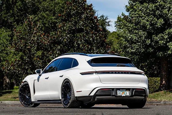 Porsche Taycan (Sport Turismo GTS)
