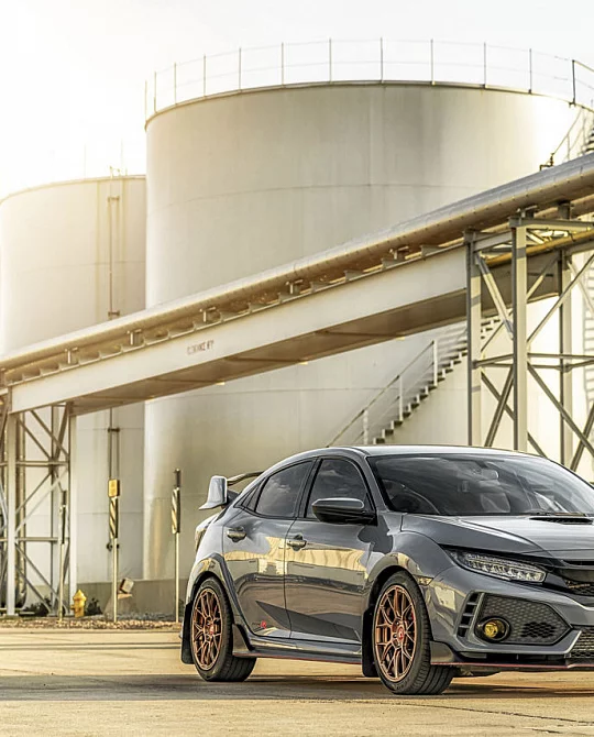 Фото дисков MR147 CM7 Сатиновое темное золото на Honda Civic Type R FK8