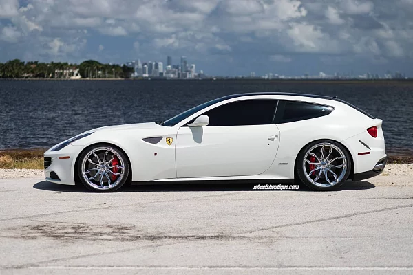 Фото дисков HRE P201 Полированный лак на Ferrari FF