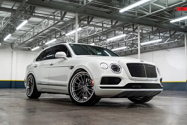 Фото дисков Anrky AN39 Глянцевый темный лак на Bentley Bentayga