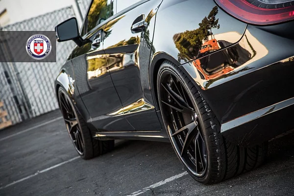 Фото дисков HRE S104 Черный сатин на Mercedes-Benz CLS (C218)