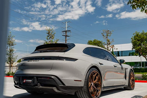 Фото дисков HRE S111SC Сатиновая темная медь на Porsche Taycan I