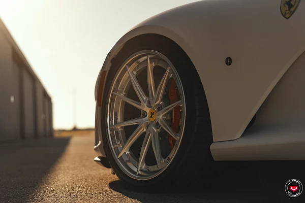 Фото дисков Vossen VPS-1 (3-Piece) Глянцевый лак на Ferrari 812