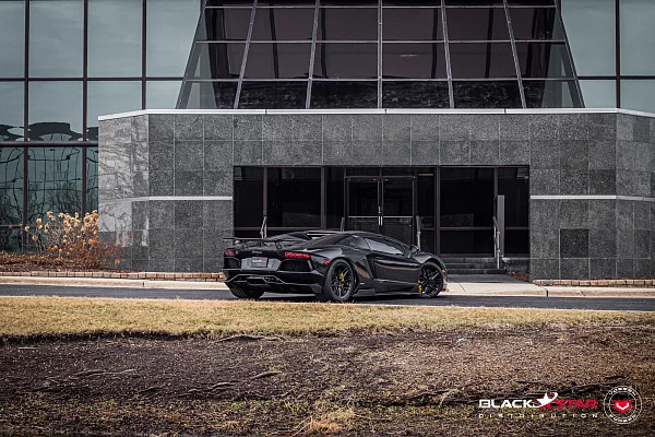 Фото дисков Vossen EVO-5 Черный глянец на Lamborghini Aventador