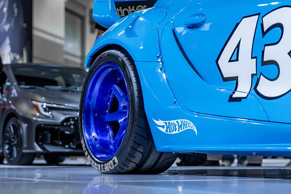 Фото дисков HRE C106 Синий глянец на Toyota Supra A90