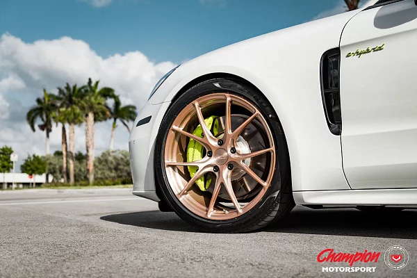 Фото дисков Vossen RS74 Глянцевая медь на Porsche Panamera II